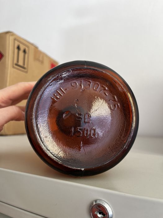 Brązowa butelka 1500 ml – szkło apteczne