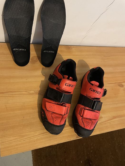Sapatilhas GIRO cor Laranja e preto sola Vibram