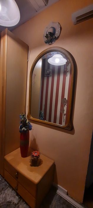 Ozdobne lustro do pokoju