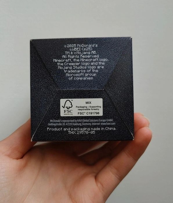 Caixa Surpresa Minecraft + Cartão Raro “Big Mac® Crystal”