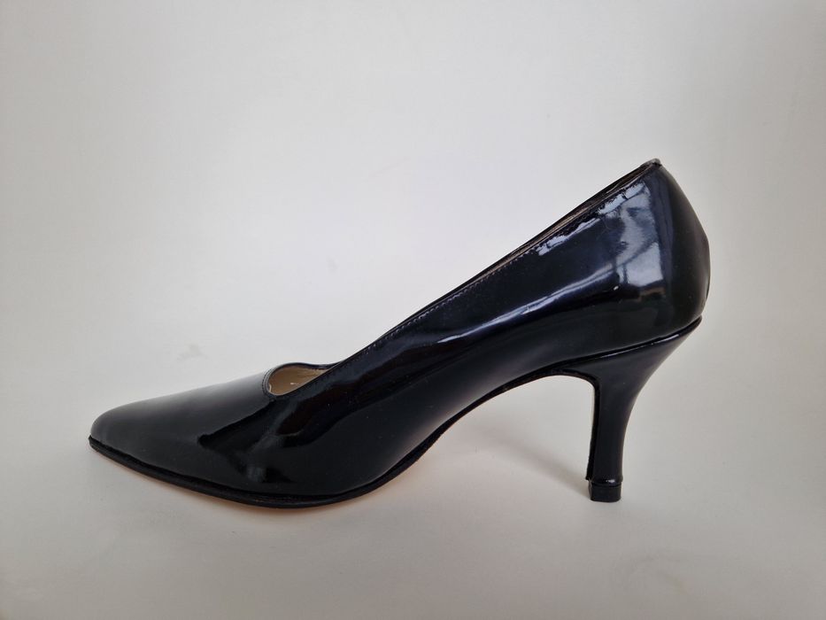 Sapatos pretos de verniz NOVOS