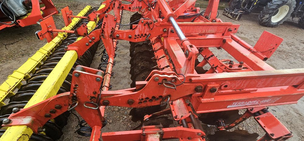 Brona talerzowa POTTINGER  4 metry