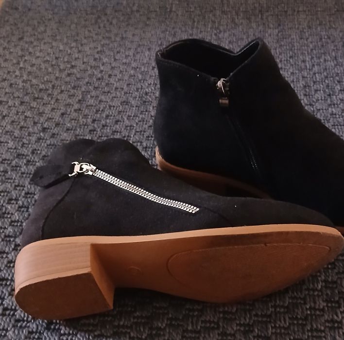 Botins em camurça