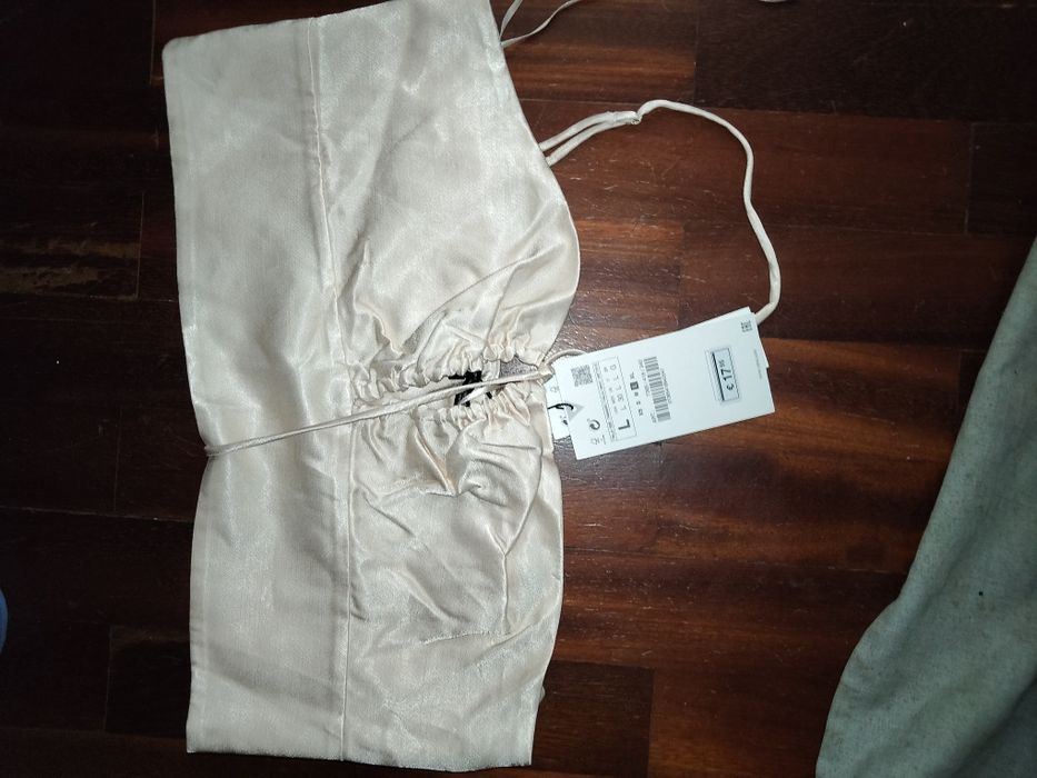 Vendo top dourado acetinado mulher