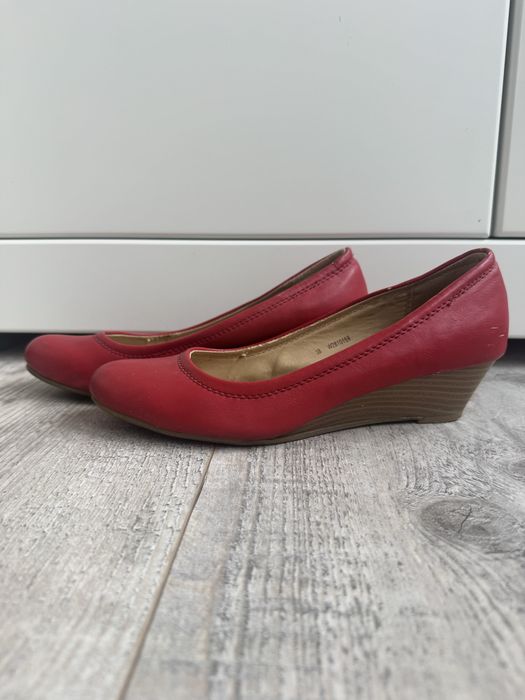 Buty na obcasie czerwone Clara Barson