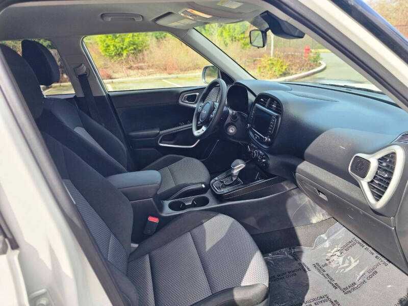Kia Soul LX 2023