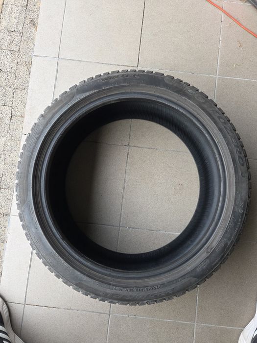 4szt. Pirelli sottozero 3 zima/winter 225/45 R19 runflat