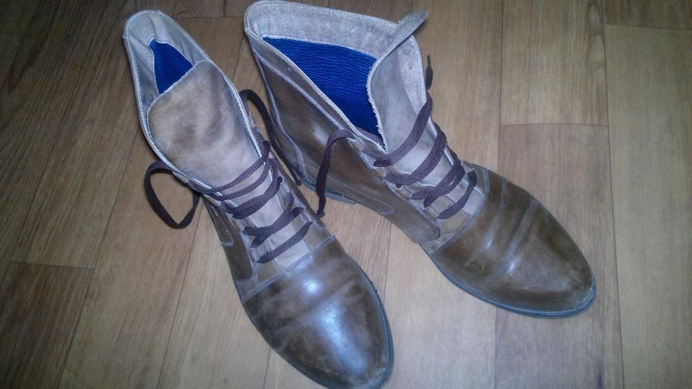 Ботинки. Кожа...