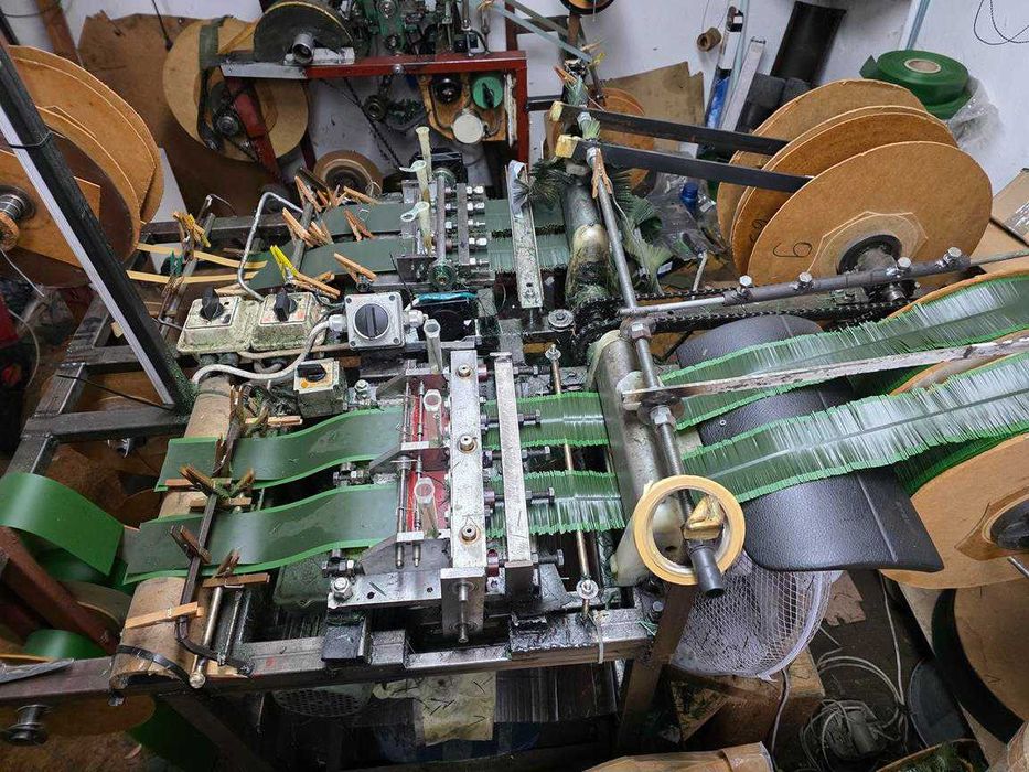 maszyny do produkcji choinek wianków sztucznych