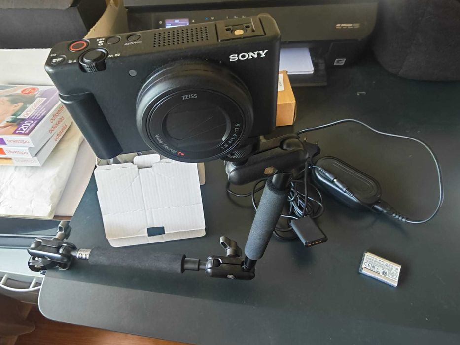 Pack Completo Sony ZV-1 II (ZV-1M2) + Cartão 256GB + Braço Neewer + Coupler (bateria por fio)