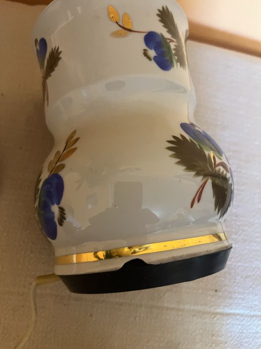 Красивая винтажная фарфоровая кофемолка