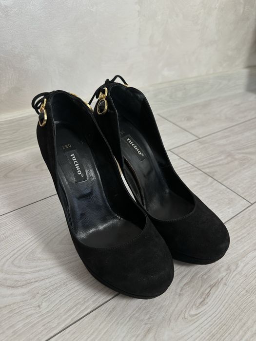 Туфлі чорні Tucino