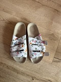 Klapki roz. 37 (nowe)