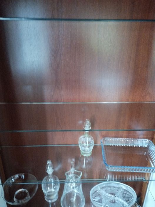 Vitrine em madeira