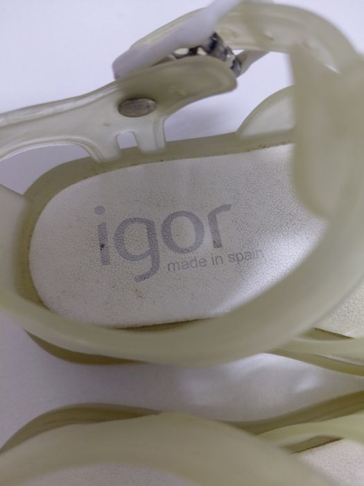 Sandálias tamanho 18