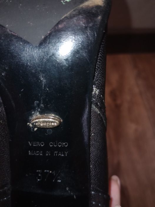 Кожаная ботфорты на каблуку