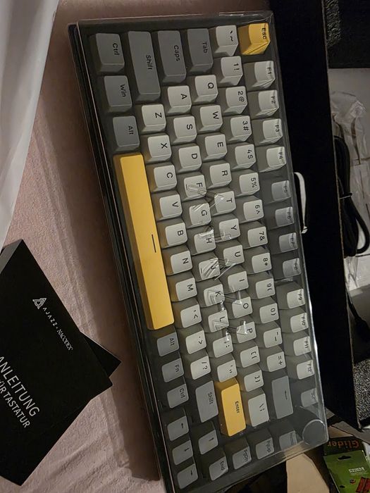 Klawiatura AJAZZ AK820 Max Czarno-szaro-żółty

+4
To jest mechaniczna