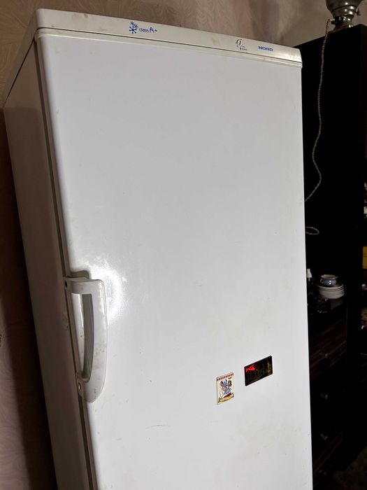 Якісна морозильна камера NORD DM 158 010