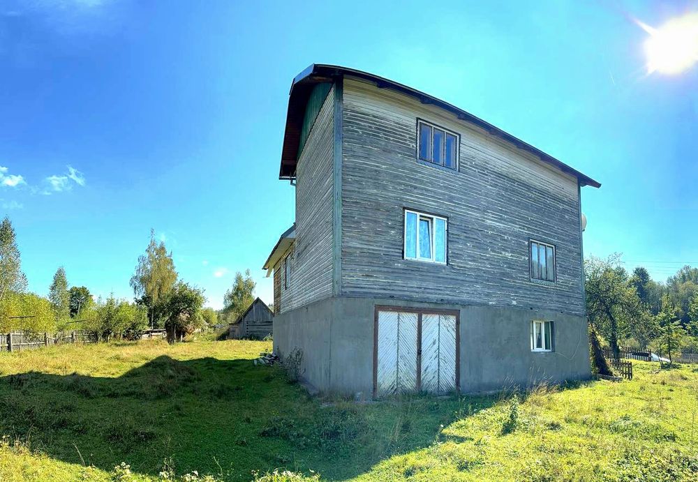 Продається будинковолодіння в мальовничому куточку Карпат с.Жупани