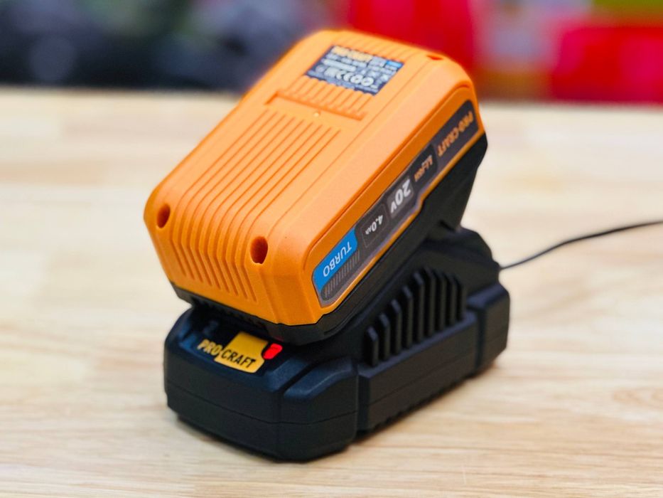 Акб 4.0Ah +Зарядка 2.4Ah Новинка Комплект Аккумулятор (Батарея)+ з.у