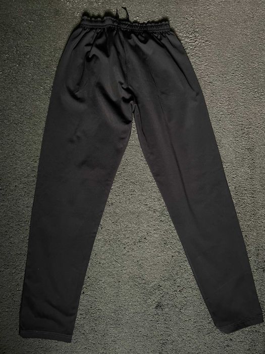 Sportowe spodnie UNDER ARMOUR rozm. M