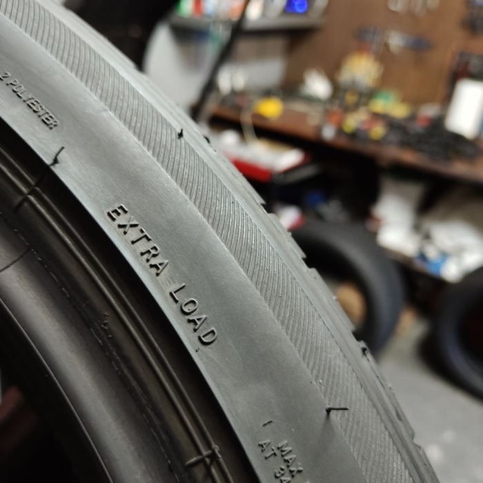 235/40/19 XL Sprzedam parę opon letnich Bridgestone