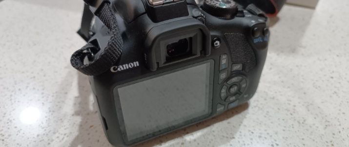 Canon 2000d com estojo