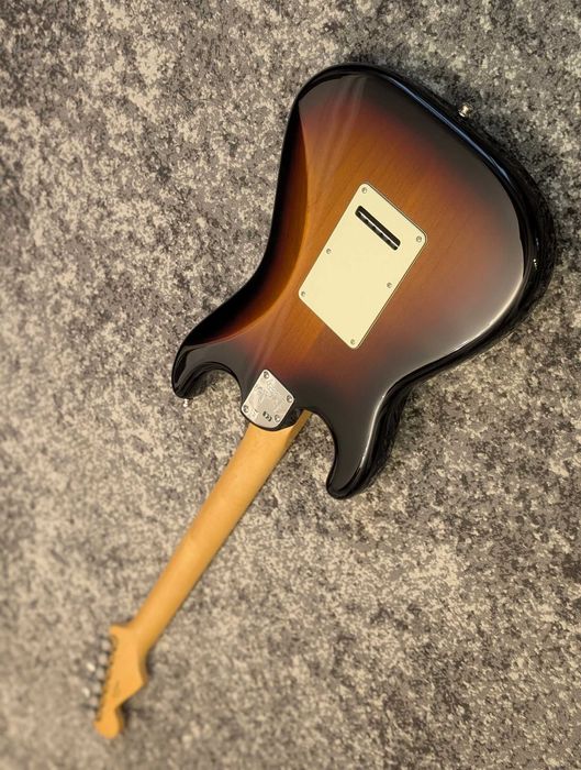 Электрогитара Fender American Elite Stratocaster HSS Shawbucker