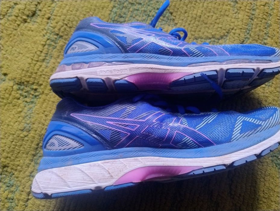 Жіночі бігові кросівки ASICS Gel-Nimbus 19 (Оригінал) • Розмір 42 (26.5 см)