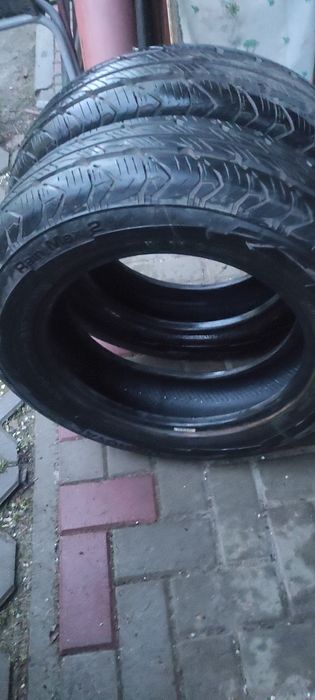 Opony 100 do dostawczaka widoczne na zdjęciach