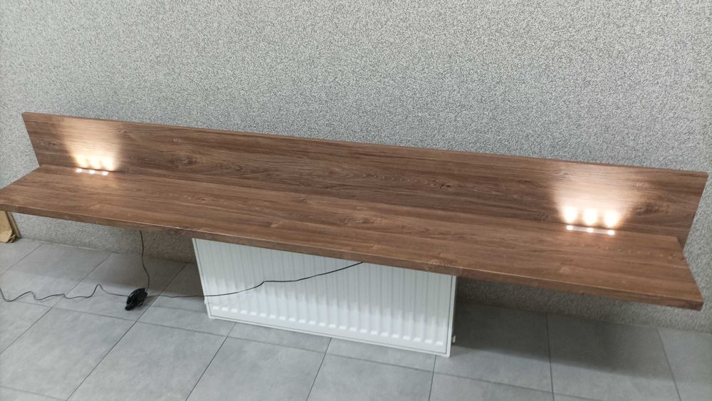 Półka ścienna Gent z BRW z ledami