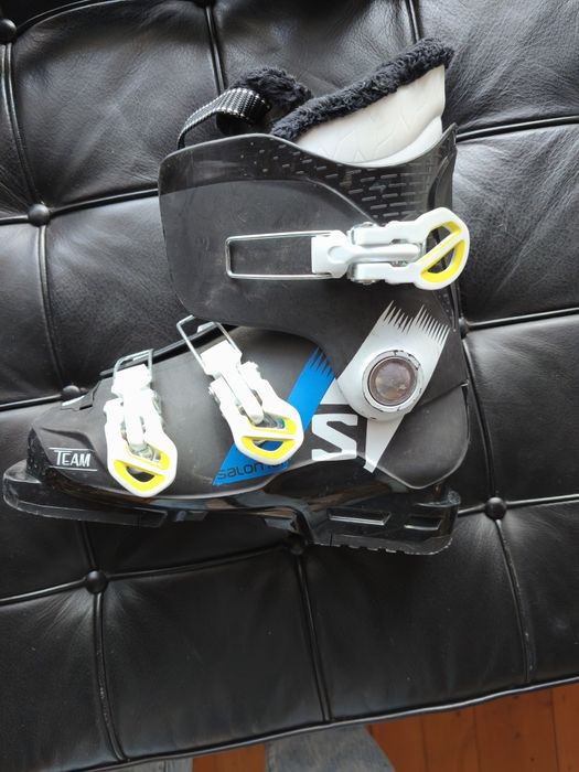 Narty z butami dla dziecka