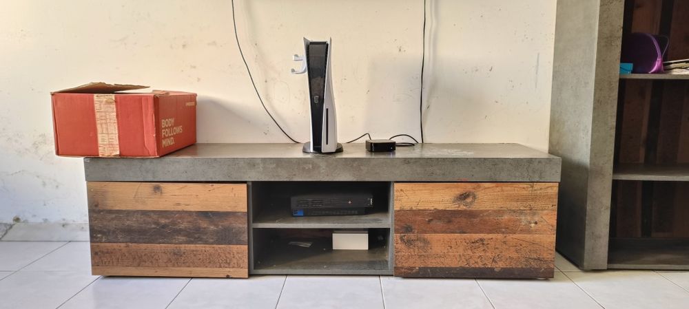 Recheio de sala, inclui (mesa, hack,bar, armário)