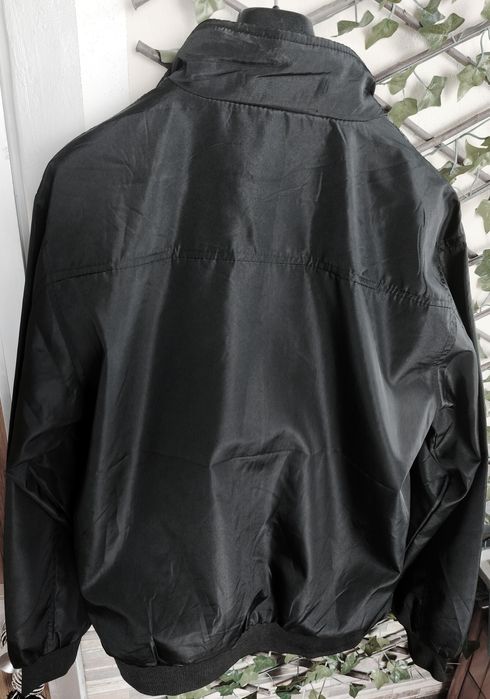 Casaco blusão novo a estrear xxl
Com forro e multibolsos 
Xl xxl n 52-