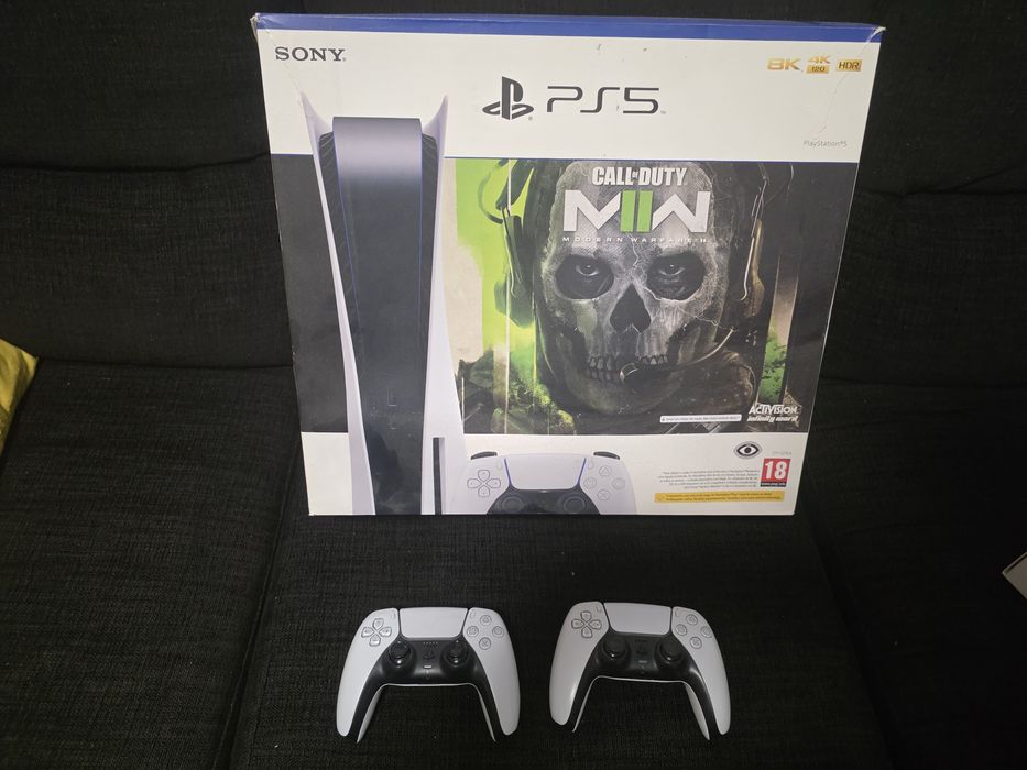 Ps5 com 4 jogos 2 comandos e um comando access