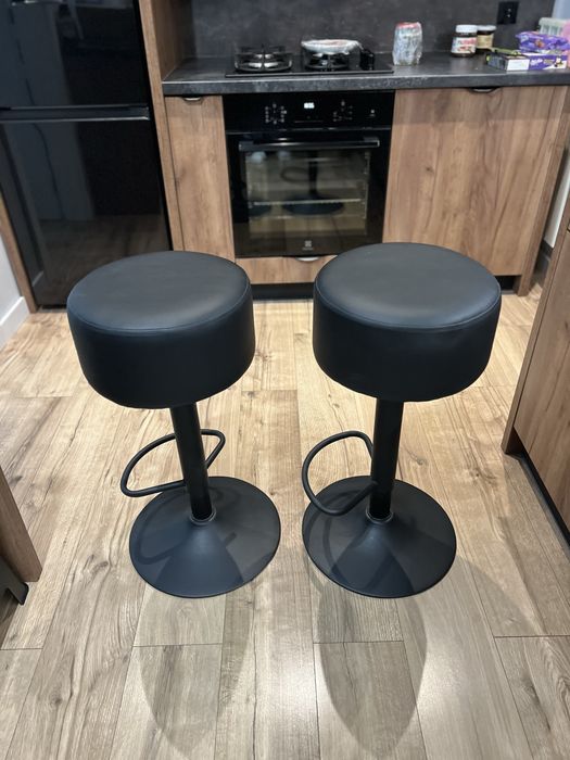 2 hokery do wyspy czarne regulowane