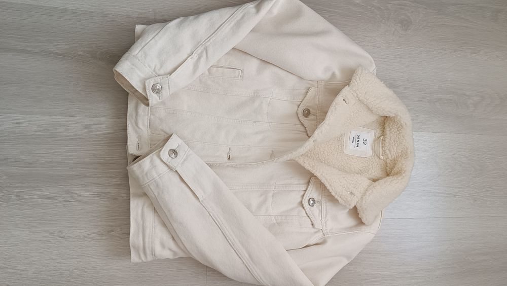 Джинсова куртка для дівчинки