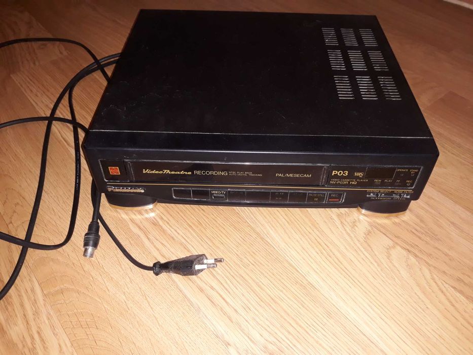 Відеомагнітофон  Панасоник 90-х, робочий