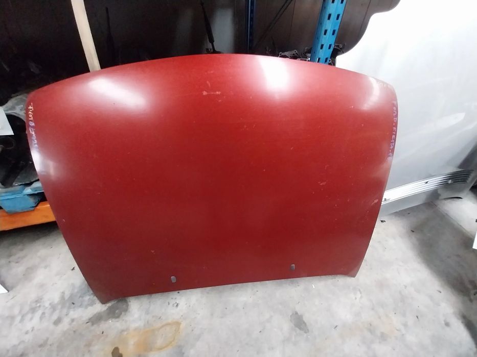 Capô Ford Fiesta ano 1998