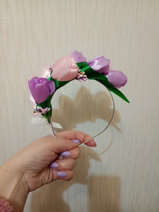 Обруч з тюльпанами