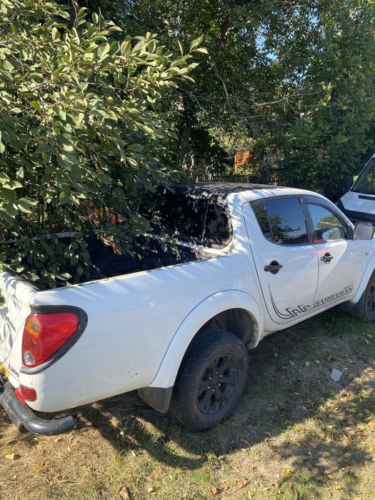 Mitsubishi l200