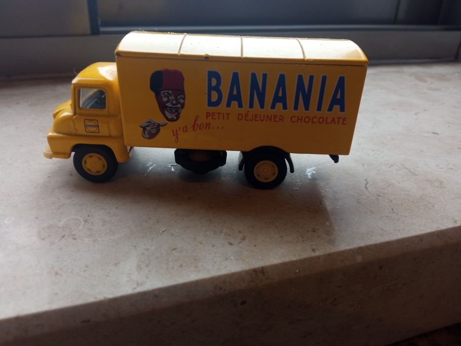 Van Banania Corgi
