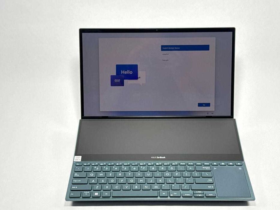ASUS ZenBook Pro Duo 15 OLED UX582 i7 16 GB 1 TB RTX 3070 4K