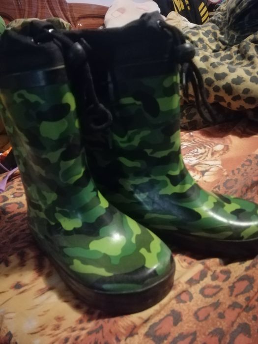 Резиновые сапоги