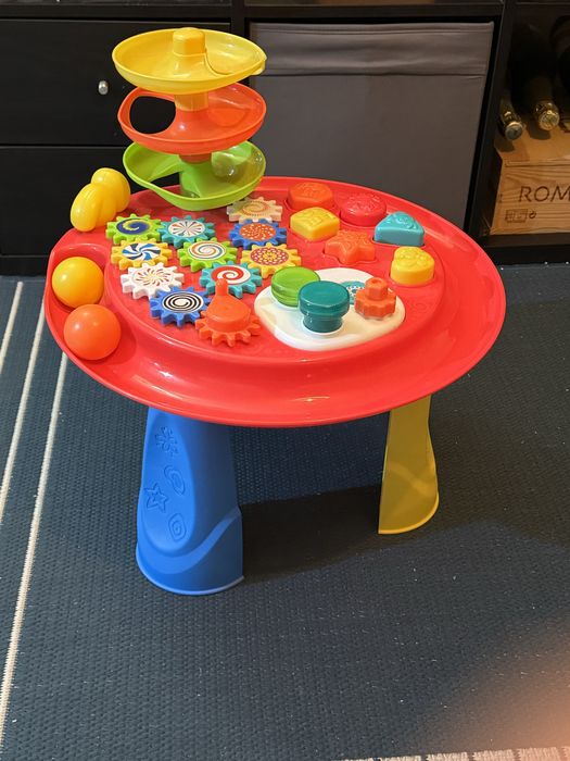 Mesa de atividade infantil