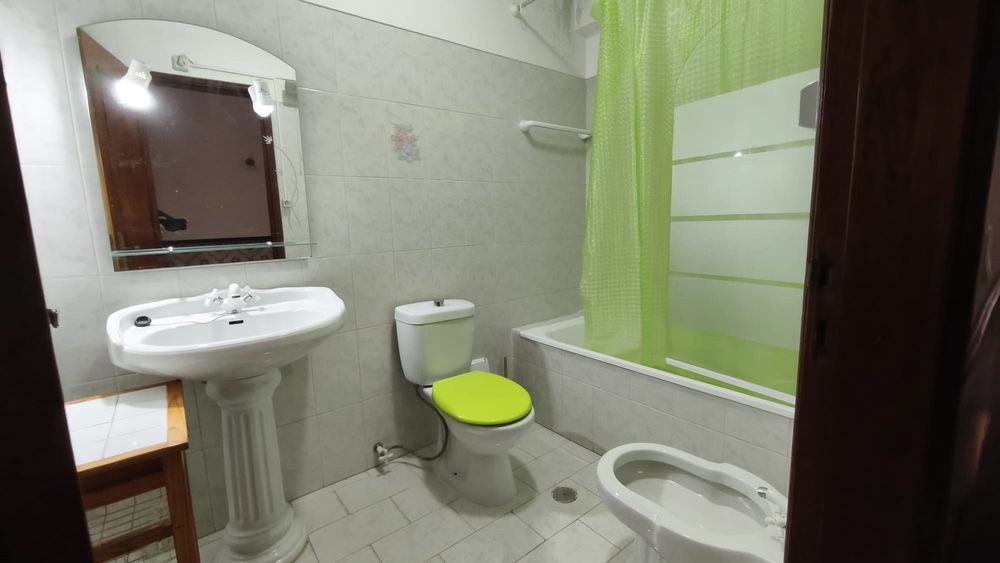 Apartamento  T3 disponível para arrendamento ou por  Quartos