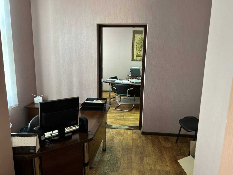 Продаж комерційного приміщення В ЦЕНТРІ міста! Гонча навпроти Оранти