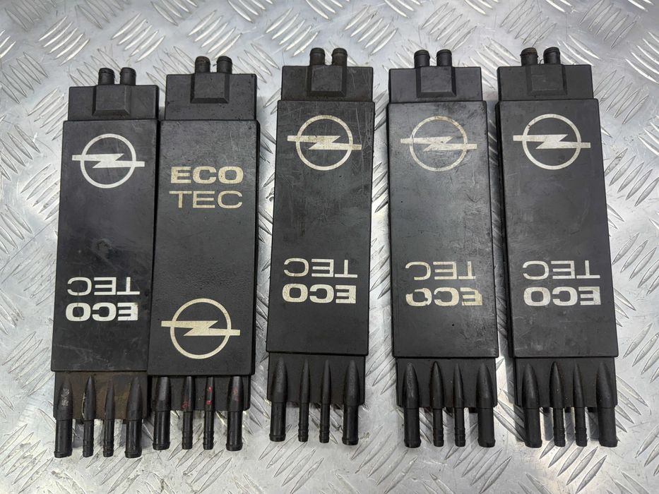 Вакуумный клапан Тройник  Opel Omega B 2.5 X25XE 90501043