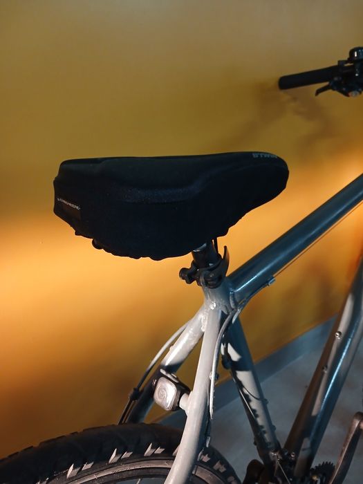Bicicleta BTT com acessórios