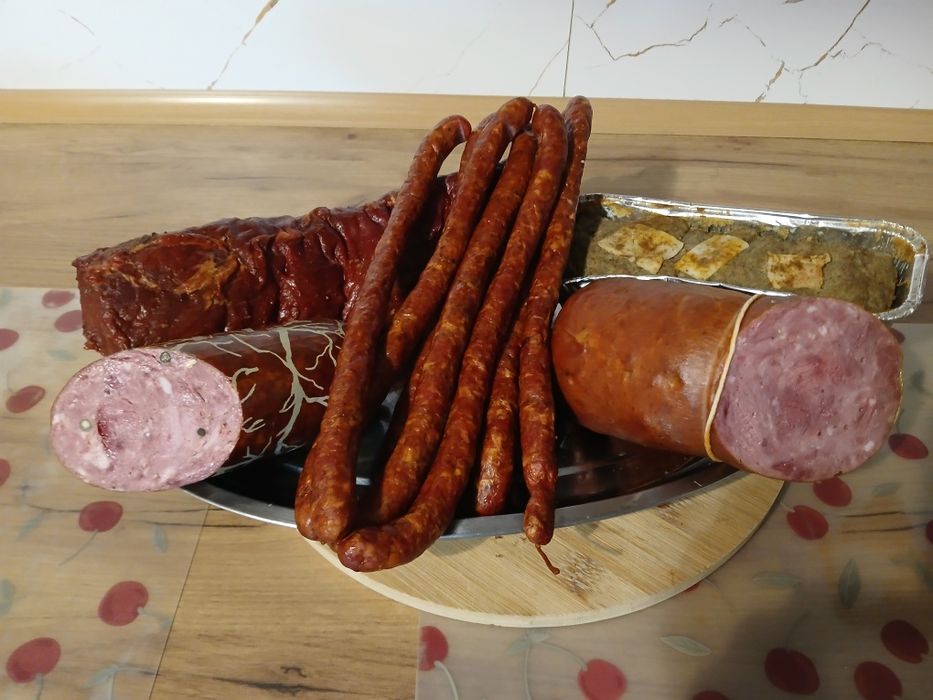 Świeże wyroby z dziczyzny oraz tusze